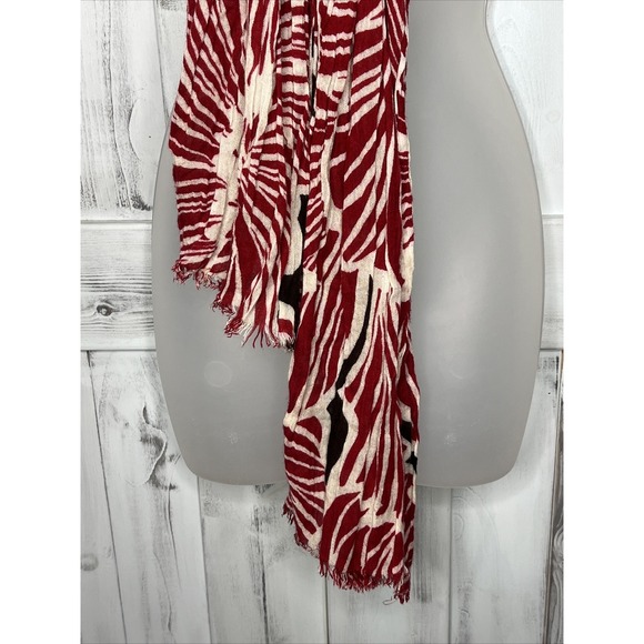TOMMY BAHAMA BLACK WHITE RED TROPICAL FLORAL BEACH COASTAL SCARF SHAWL 24"x76" - Picture 2 of 9